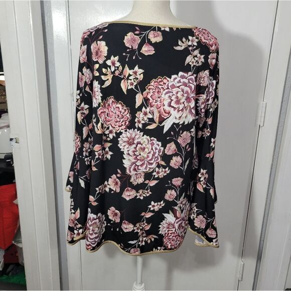 Prelude floral bell sleeve blouse - Picture 5 of 8